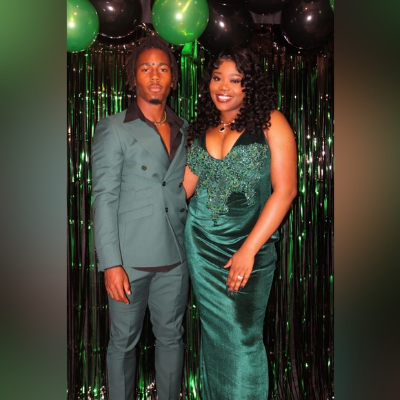 Hunter Green Penelope Ankle Length Prom/Formal Dress. - Picture 4 of 5